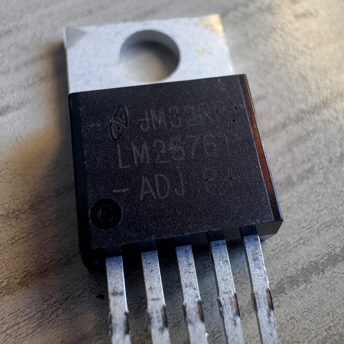 Regulador de voltaje LM2576-ADJ ajustable 3 A (TO-220) - Imagen 2
