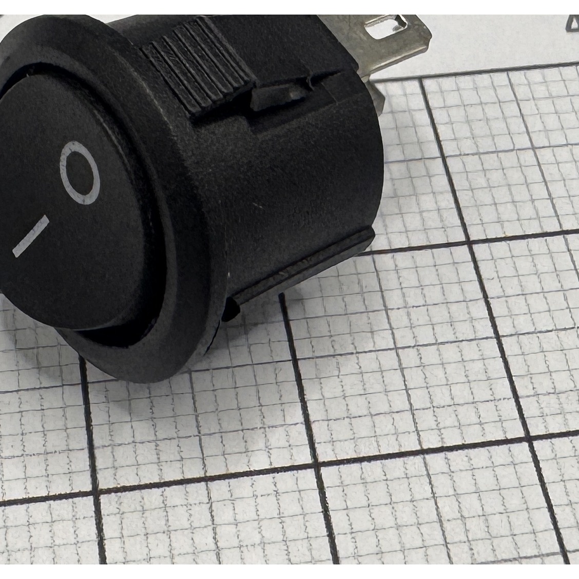 Interruptor basculante redondo 20 mm SPST - Imagen 2